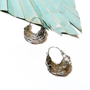 Silver crescent moon earrings S107